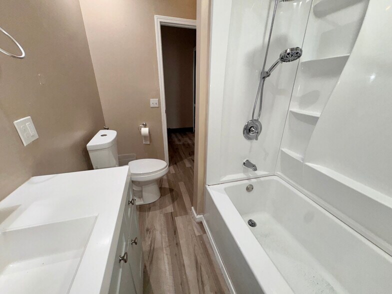 Building Photo - 4332 Jackman Rd