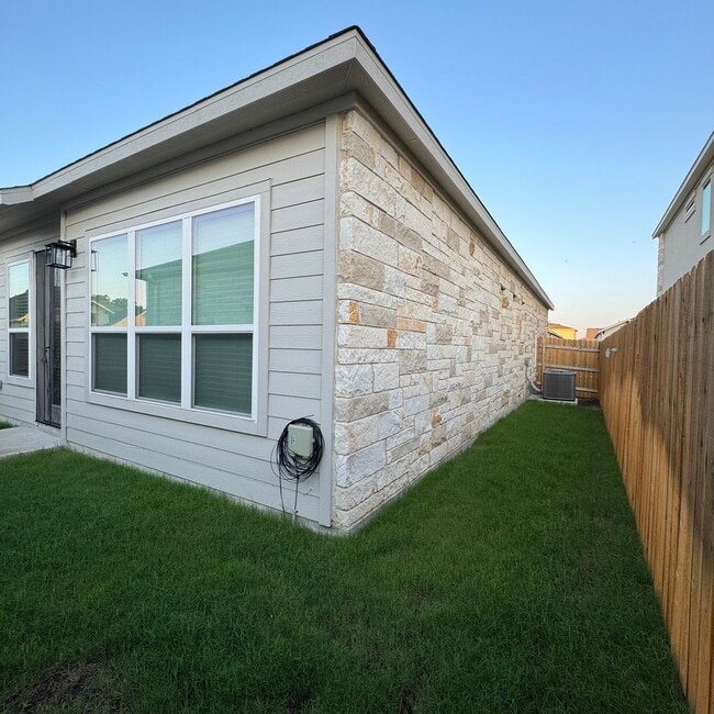 Building Photo - 3750 E Palm Valley Blvd