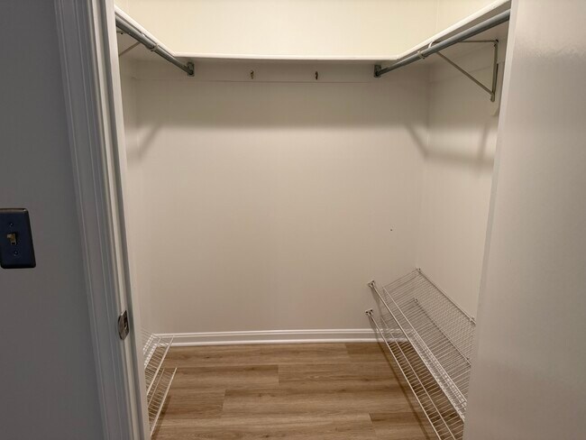 Building Photo - 14201 Woolen Oak Ct