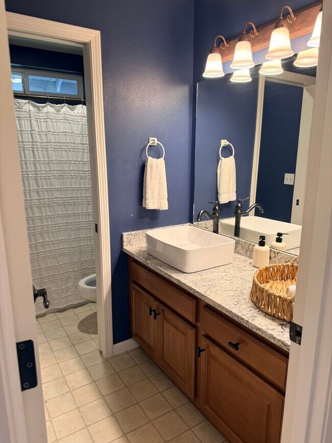 Building Photo - Lovely 4 Bedroom Home in Philomath