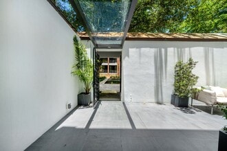 Building Photo - 10659 NE Quay Bridge Ct