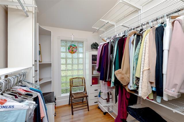 Building Photo - 803 Brookhurst Dr