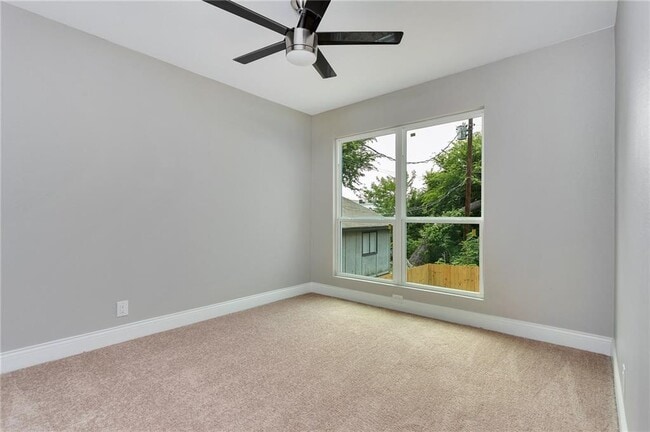 Building Photo - 2706 Mulford Cove