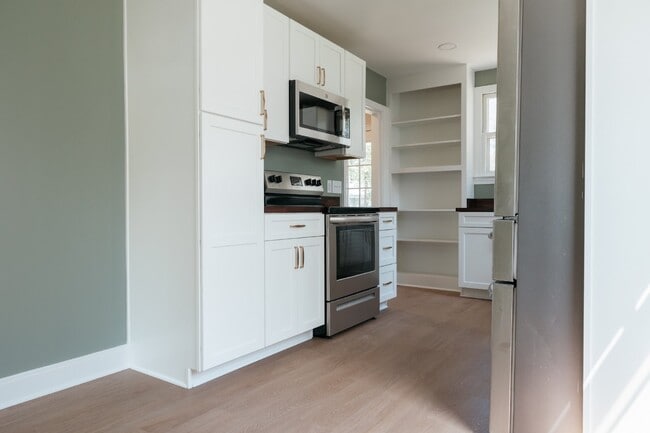 Building Photo - 332 Guilford St