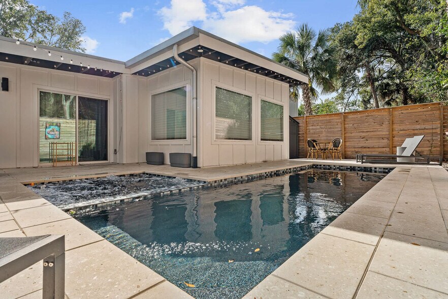 Building Photo - 21 Pearl St