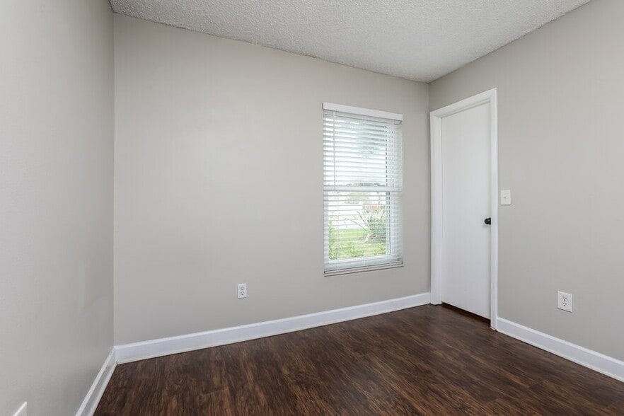 Building Photo - 1009 Black Willow Dr