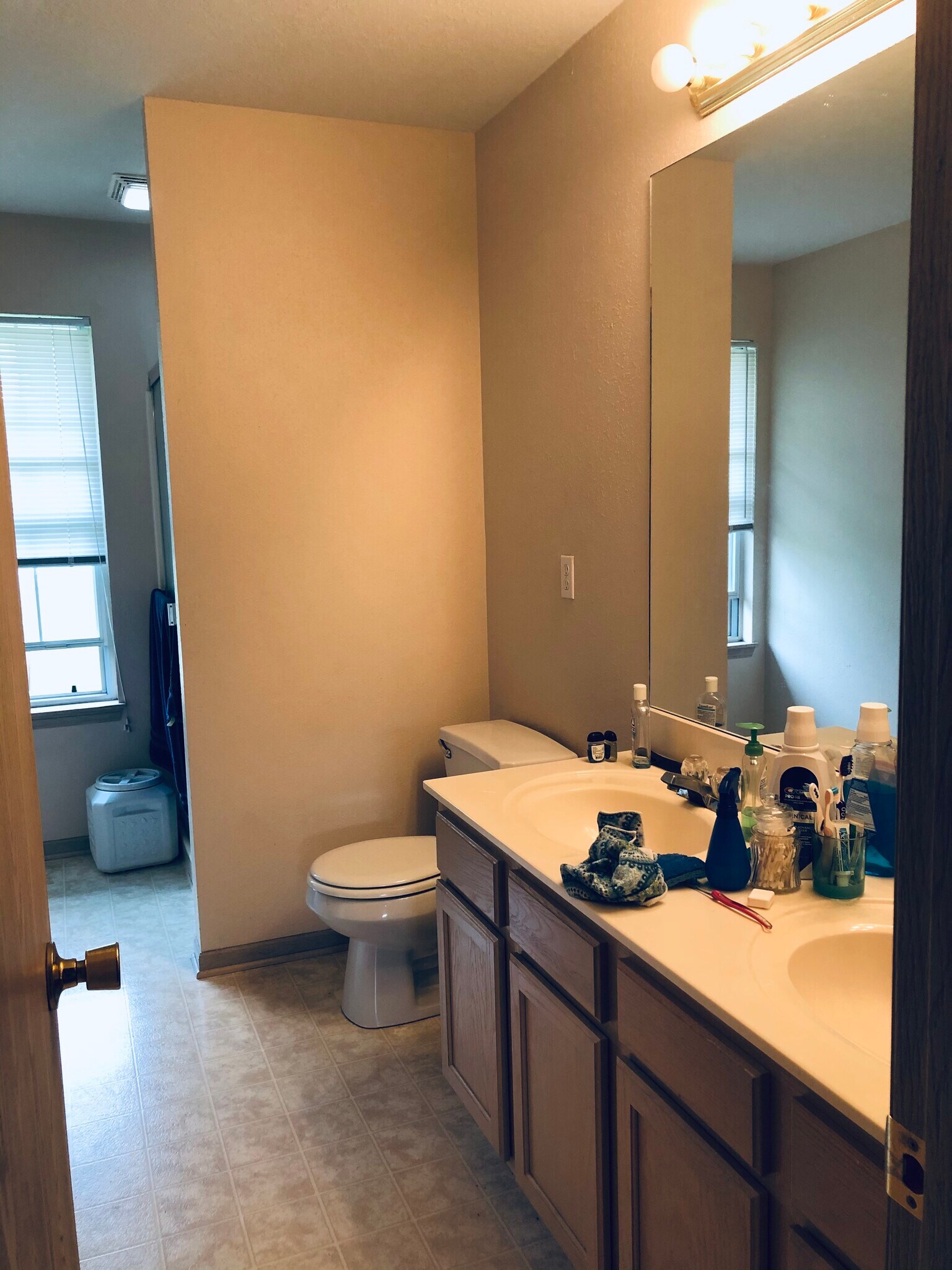 Master bathroom - 1416 SE Henley Ct