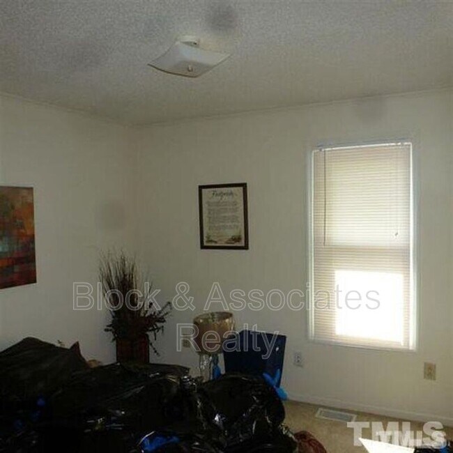 Building Photo - 124 Oak Hill Loop