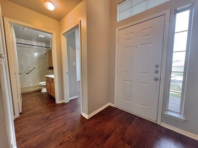 Building Photo - Available Now! Charming and Contemporary 3...
