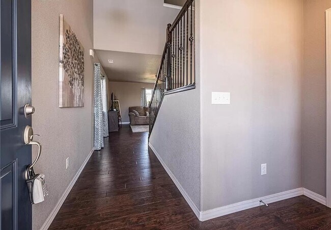 Building Photo - Well Maintained Single Family Home for Rent