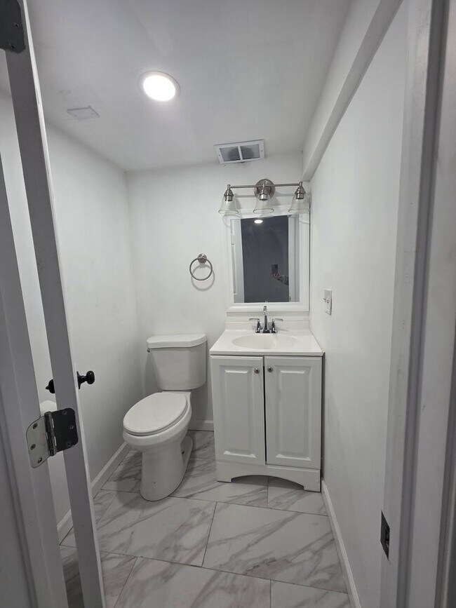 Building Photo - Charming 4 Bedroom, 2 Bath Home with Character & Space