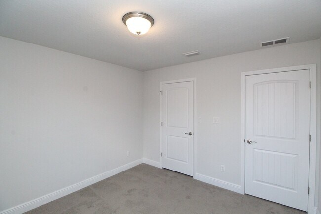 Building Photo - 4BR/2.5BA Home Near NAS Pensacola with First-Floor Primary, Stainless Kitchen & Covered Patio