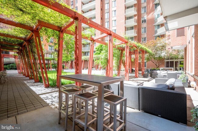 Building Photo - 1000 New Jersey Ave SE