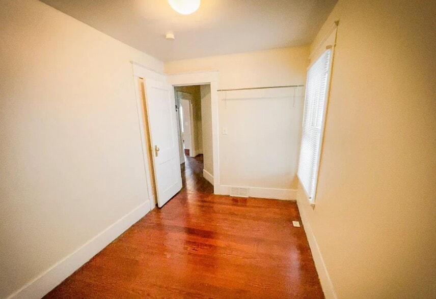 Building Photo - 1007 Mahlon St