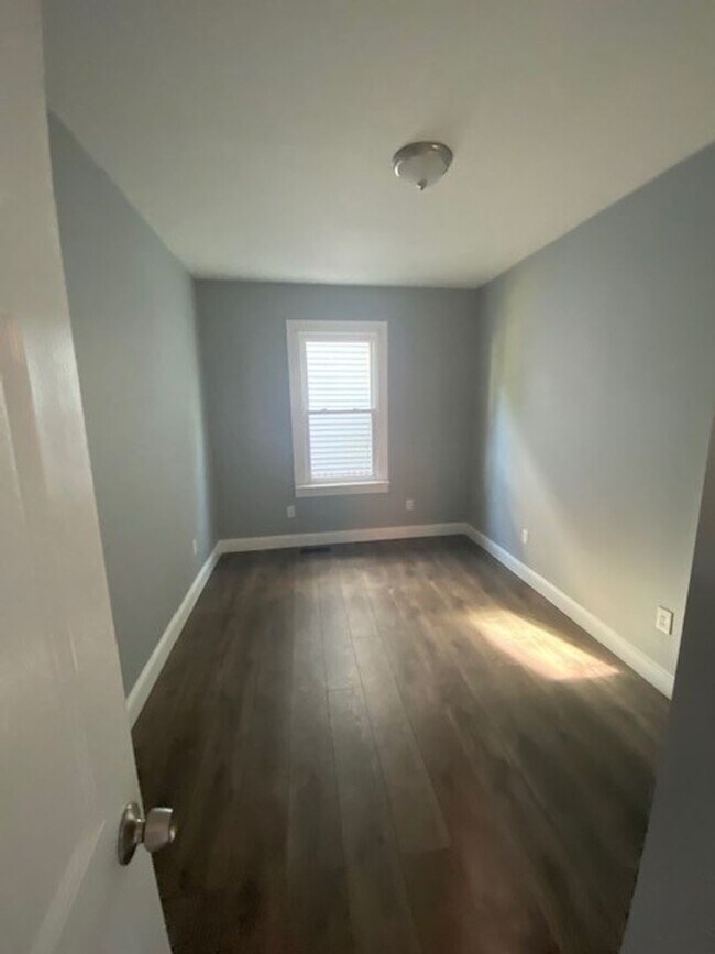 Building Photo - 53 Orlando St