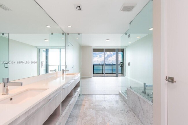 Building Photo - 3131 NE 7th Ave