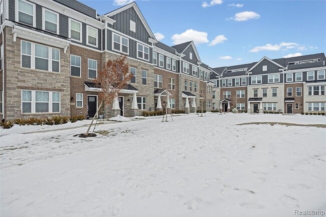 Building Photo - 43071 Atwood Ave