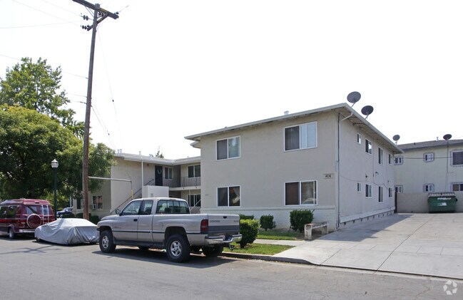 Primary Photo - 1504 Scott St
