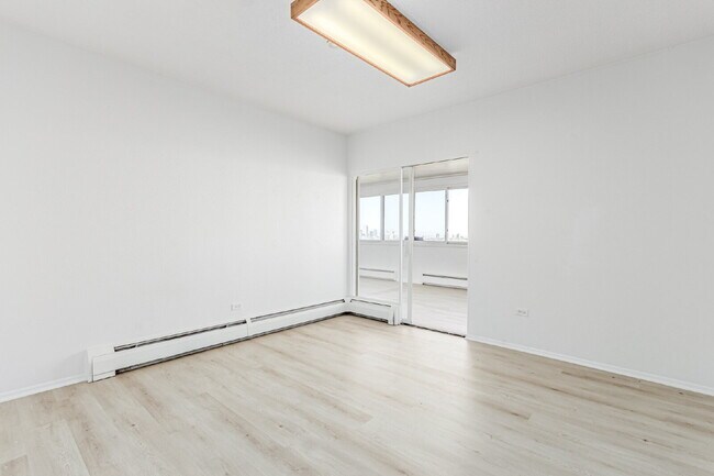 Building Photo - 3131 E Alameda Ave