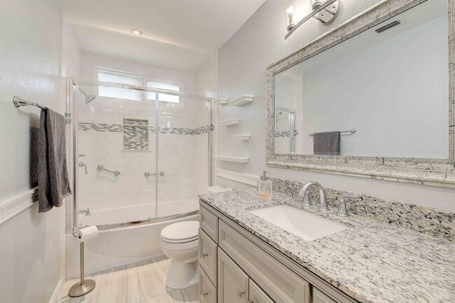 Building Photo - Updated 3 Bedroom Home on Quiet Court with Covered Patio