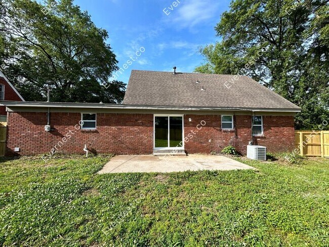 Building Photo - 1480 Moss Point Dr
