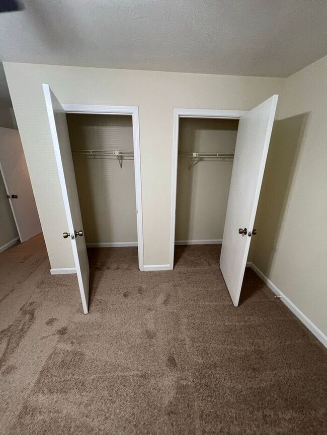 Building Photo - BEAUTIFUL 2 bedroom 2 bathroom Duplex