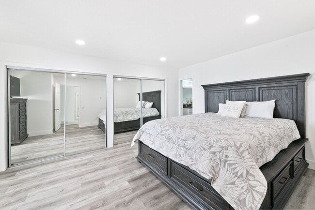 Building Photo - Fully Furnished, Oceanfront Boardwalk in Newport Beach