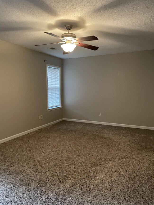 Building Photo - 1128 Verlington Dr