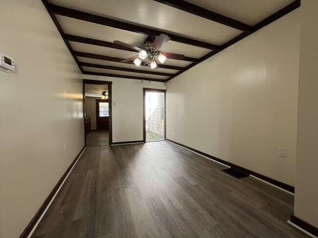 Building Photo - 934 S 21st St