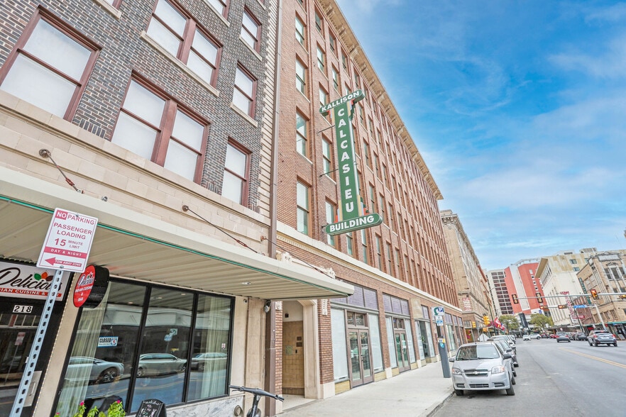 Building Photo - Calcasieu