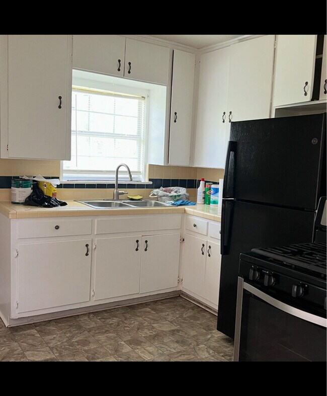 Building Photo - 111 S Audubon Dr