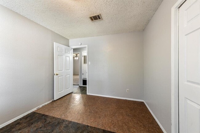 Building Photo - 1202 Wroxton Way