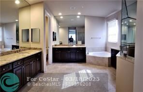 Building Photo - 9751 Blue Isle Bay