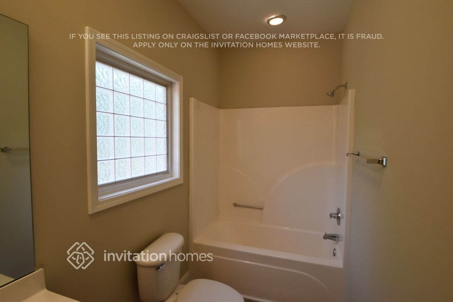 Building Photo - 2301 Cricket Ln