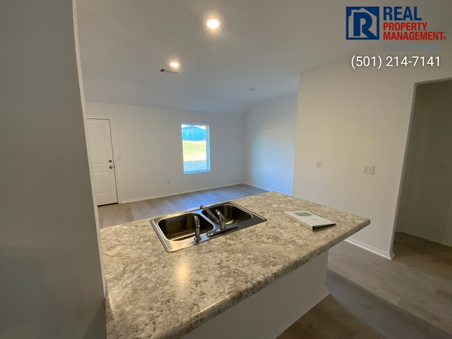 Building Photo - 1495 Meadows Dr