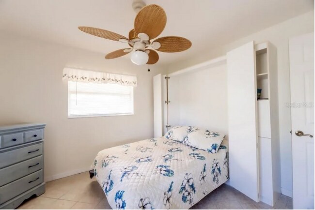 Building Photo - $5,495/month -- Beautifully Furnished Pool Home Seasonal Rental ** Lakefront Views ** Just minute...