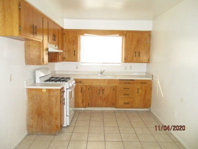 Building Photo - 2774