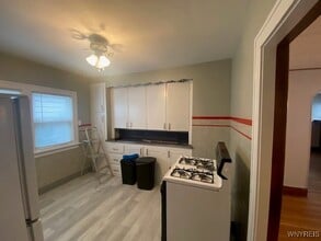 Building Photo - 27 Henley Rd