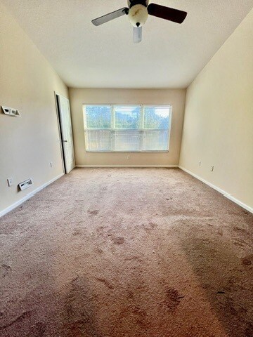 Building Photo - 26607 Castleview Way