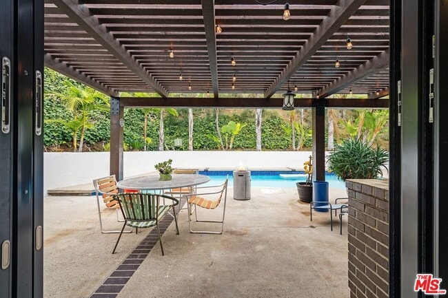 Building Photo - 3135 Chandelle Rd