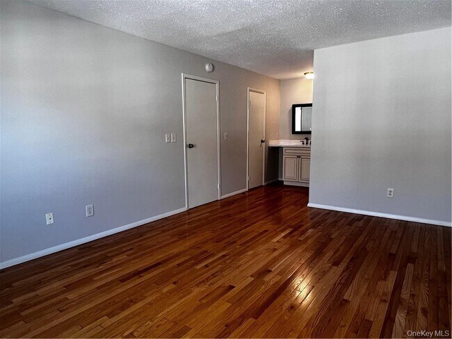 Building Photo - 2312 Whispering Hills Dr