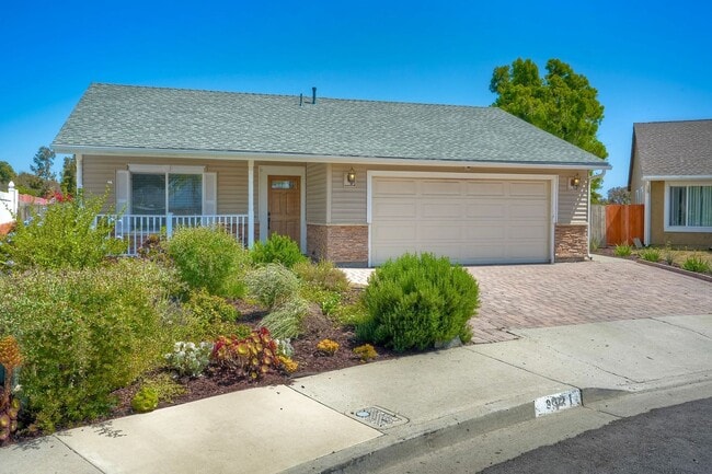 Primary Photo - 3921 Daisy Pl
