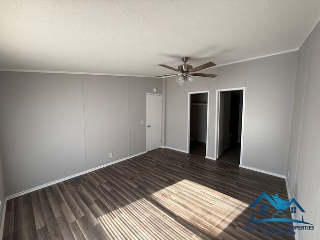 Building Photo - For Sale or Rent-to-own - 3 Bed/ 2 Bath on One Acre in Grape Creek