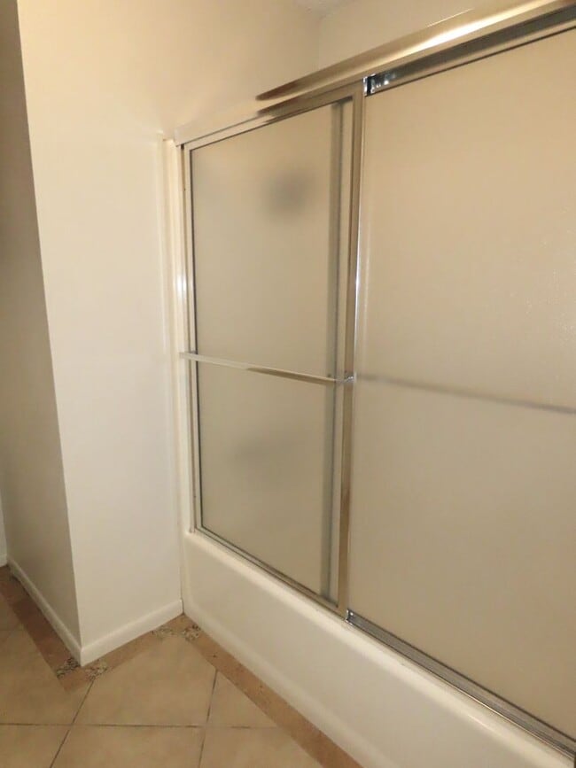 Building Photo - Whitehouse ISD! Spacious 3 Bedroom, 2 Bath...