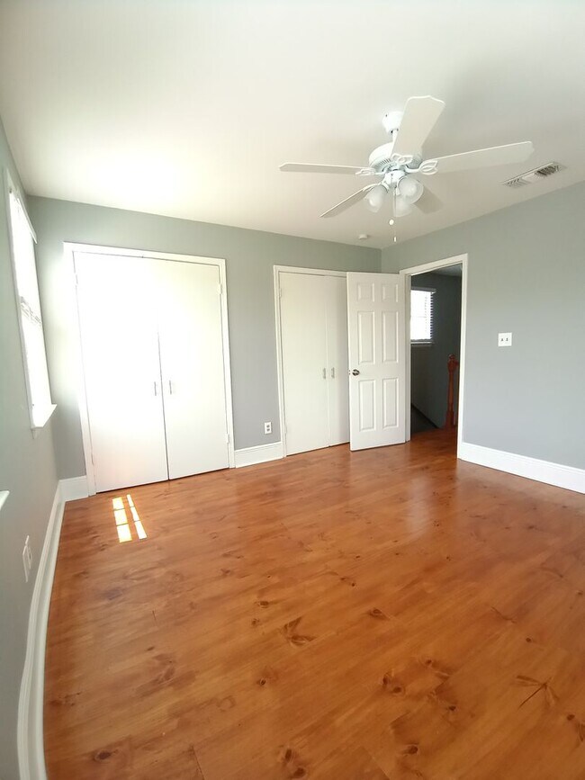 Building Photo - General Ogden