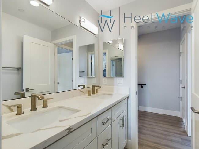 Building Photo - REZKO - E Street