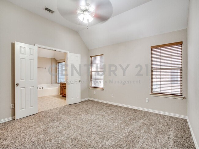 Building Photo - Beautifully Designed 2-Story 5/5/2 in Midlothian For Rent!