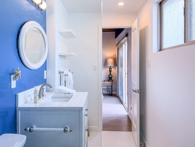 Building Photo - 1327D - The Sea Bum Sanctuary | 2 Bed 2 Ba...