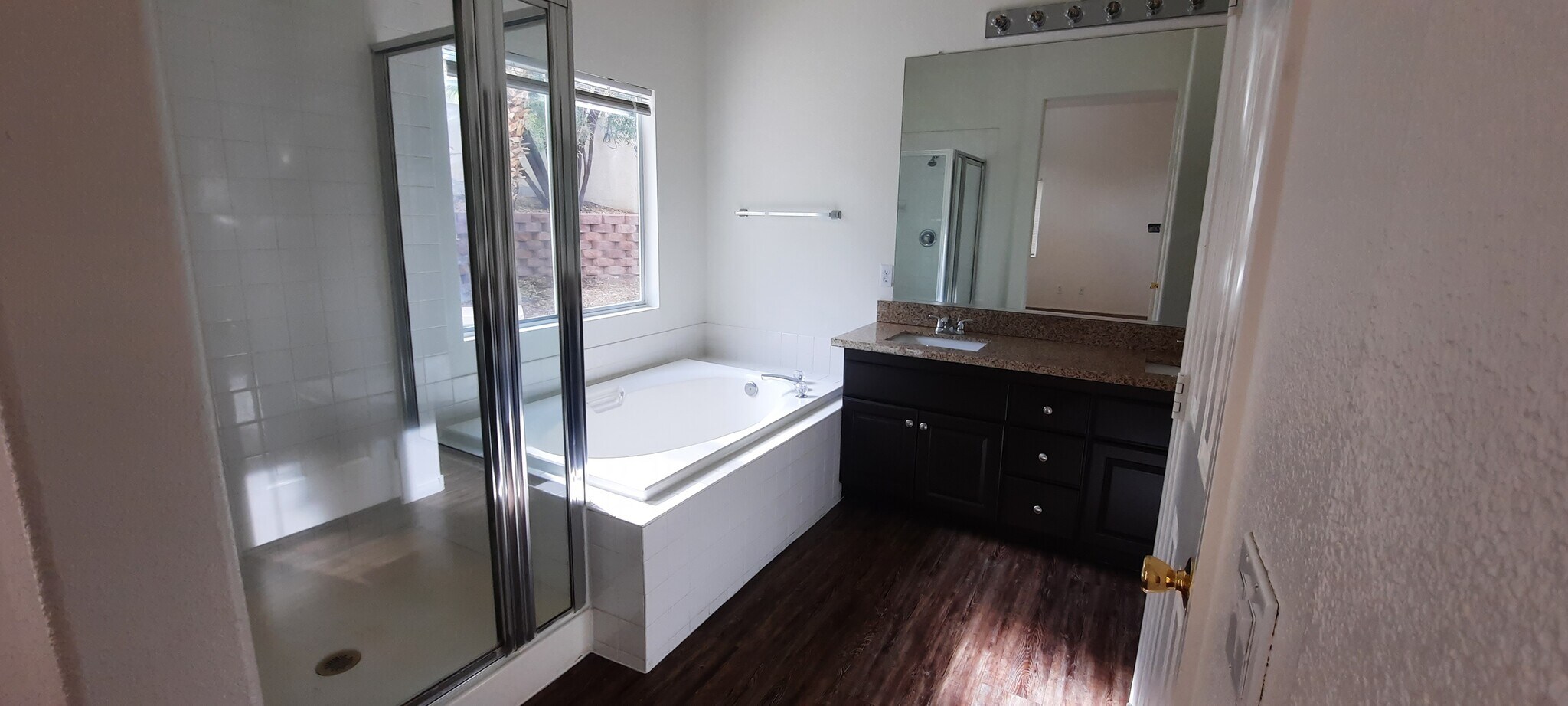 Building Photo - 18 Mesquite Village Cir