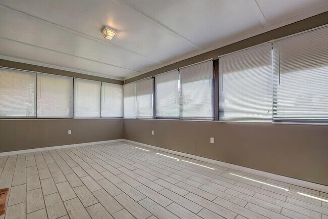 Building Photo - 8992 Hernando Way